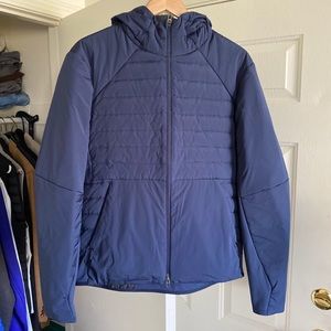 Lululemon Men’s Navy SkyLoft down coat (M)
